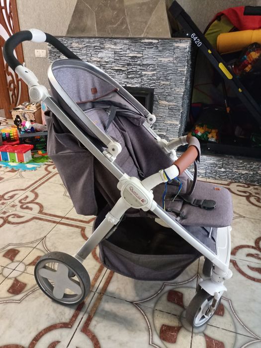 Прогулянкова коляска. Qvatro