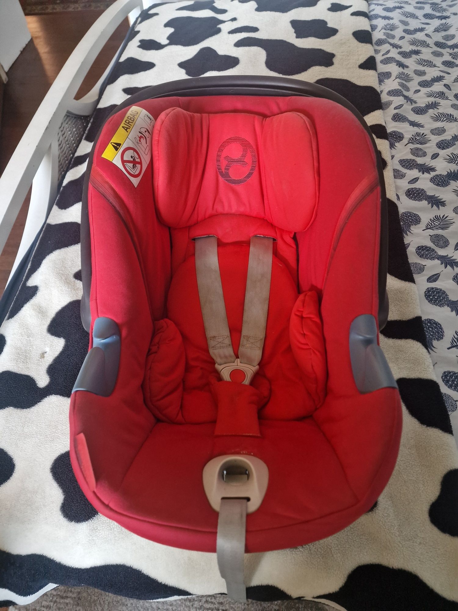 Nosidełko cybex czerwony + adaptery do wózka baby design