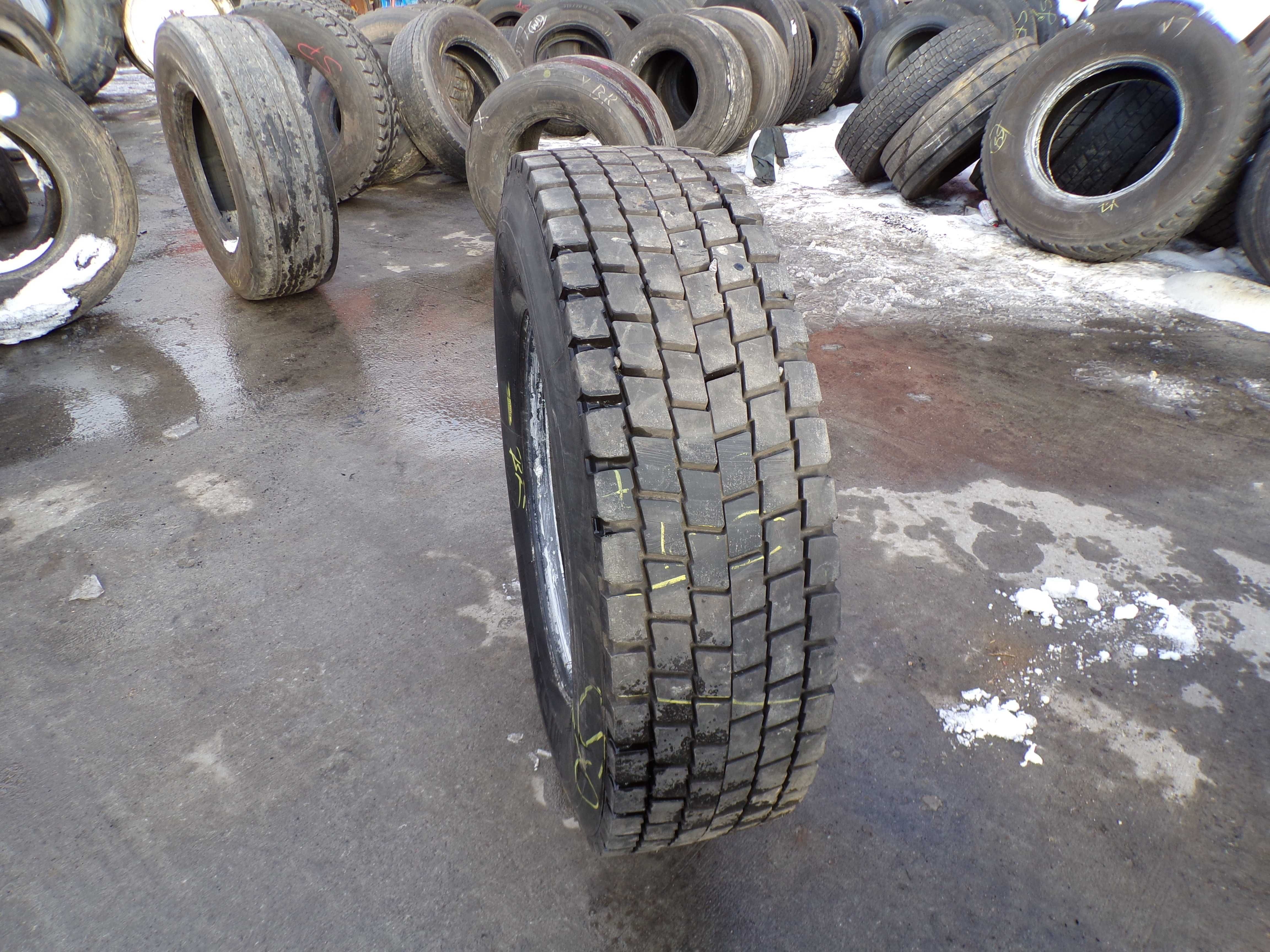 opona 295/80R22.5 MICHELIN XDE2 (690 netto)