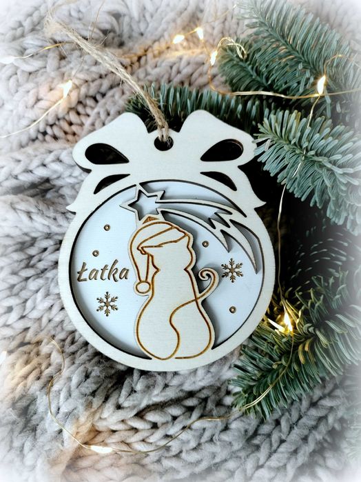 Personalizowana bombka drewniana z kotem / psem GRAWER