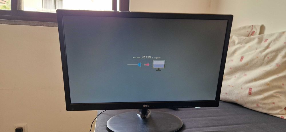Monitor LG 22M38A (22'' - Full HD - LED TN)