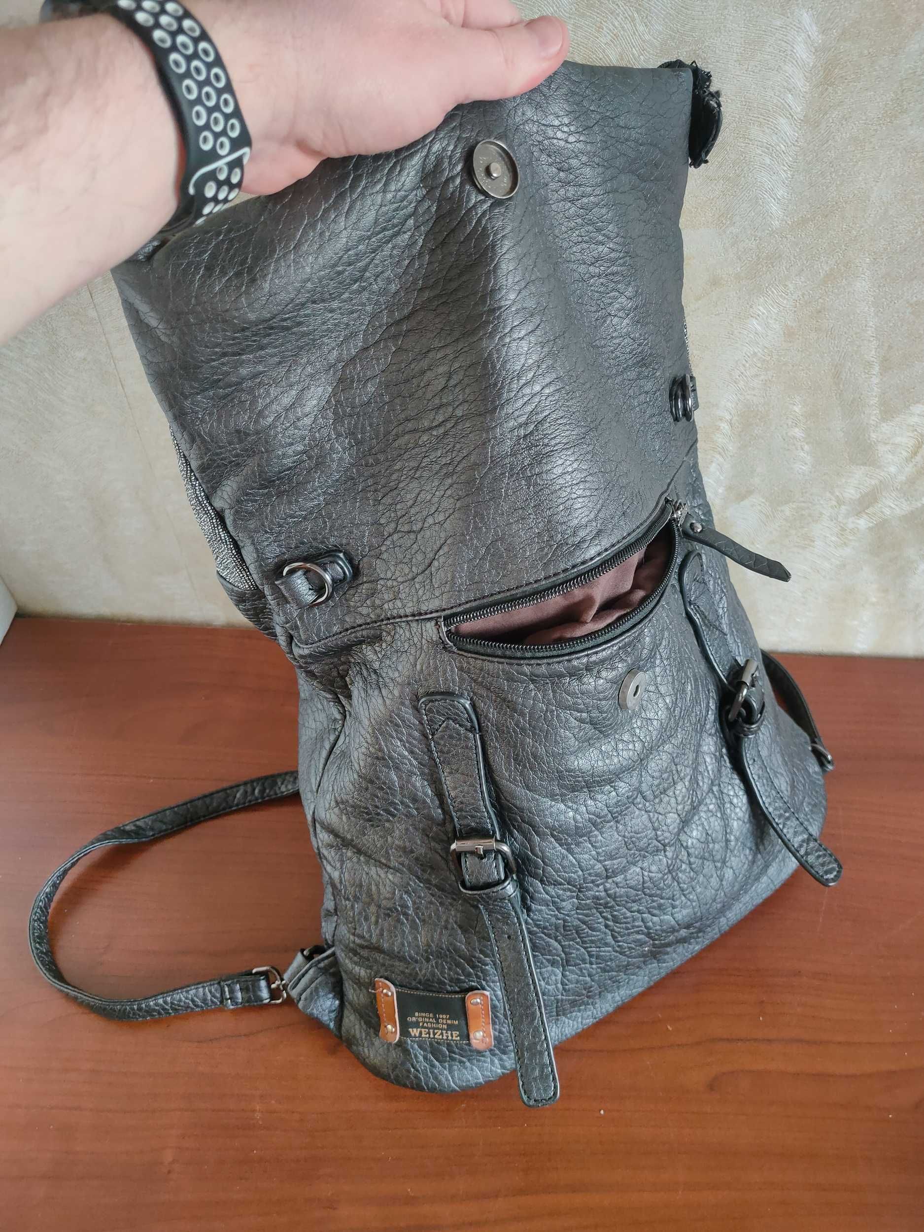 Рюкзак жіночий сірий металік з декоративною фурнітурою