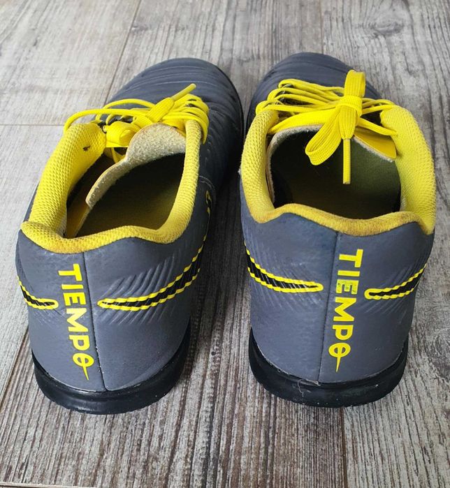 Halówki Nike rozm:42