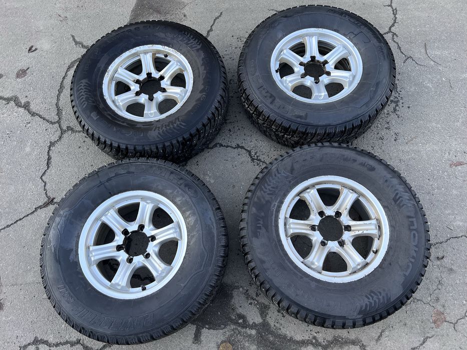 Комплект коліс взборі Pajero 6x139,7 265/70r16 16x7JJ Kumho Nokian
