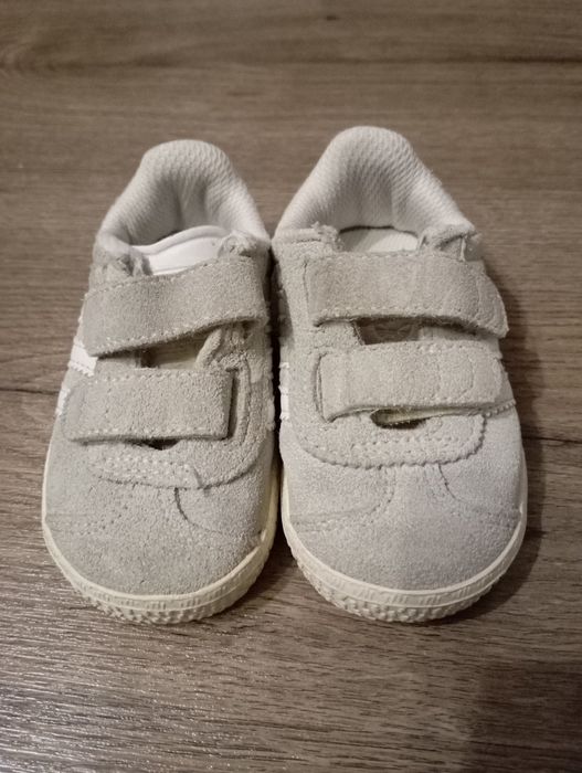 Кросівки оригінальні шкіряні ,розмір 19.