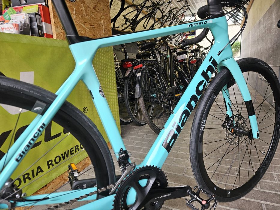 BIANCHI INFINITO XE Celesta rower szosowy Shimano 105 Disc rama 55