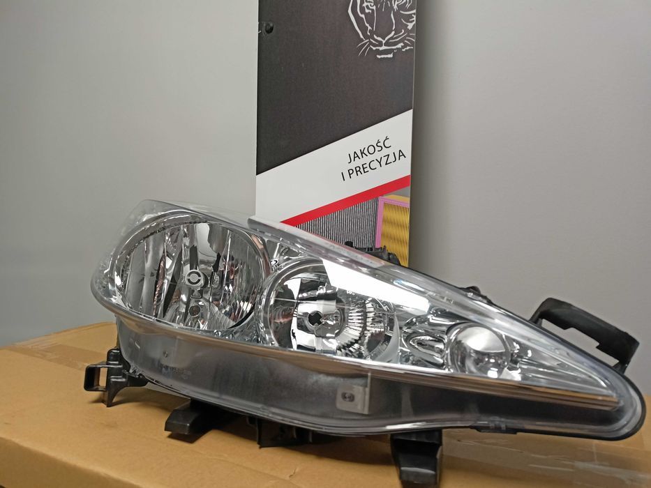 Peugeot 207 06- Lampa/Reflektor przód prawy /H7+H1
