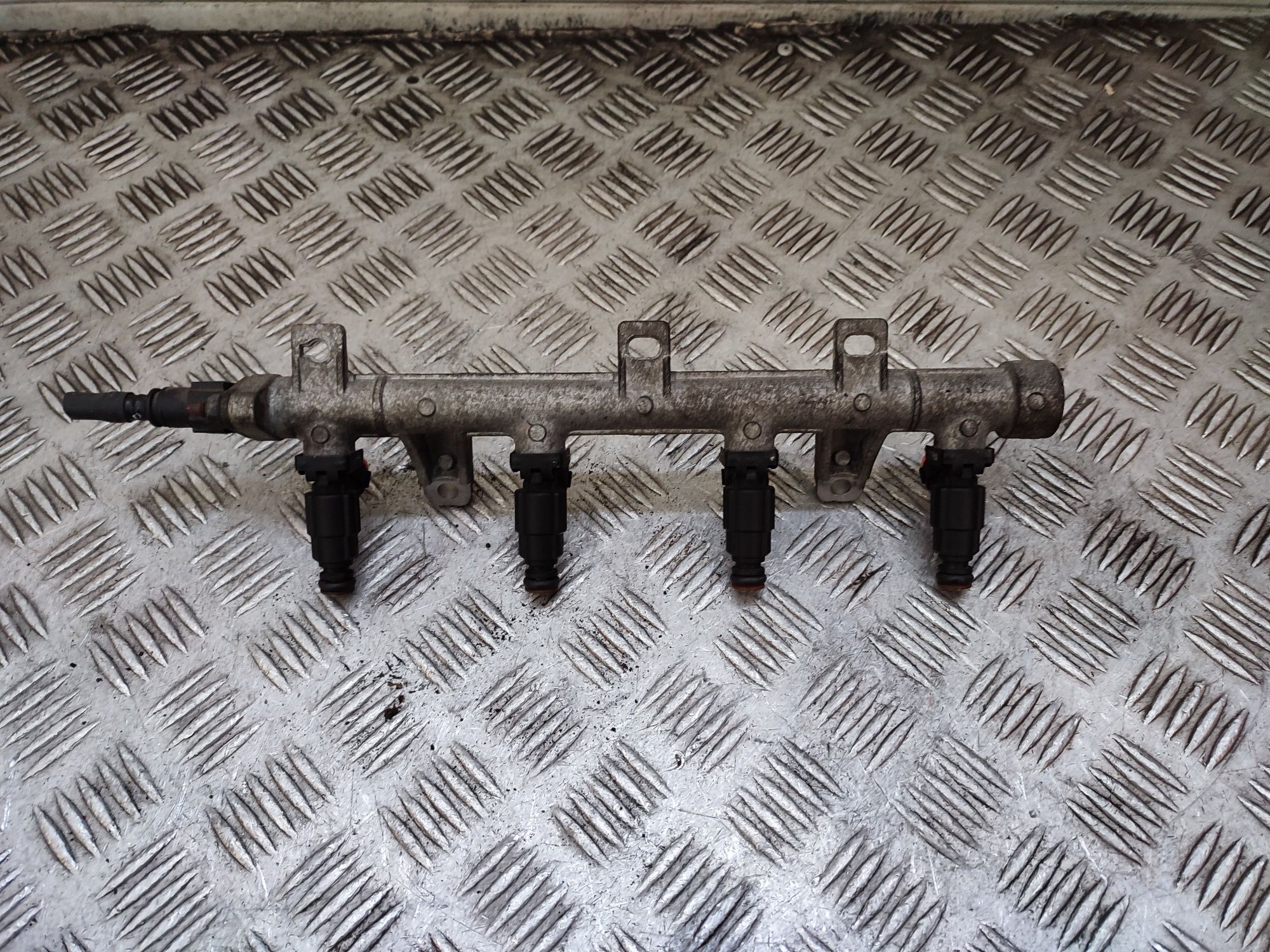 Hyundai Matrix 1.6 16V 05-08r wtrysk wtryski listwa wtryskowa