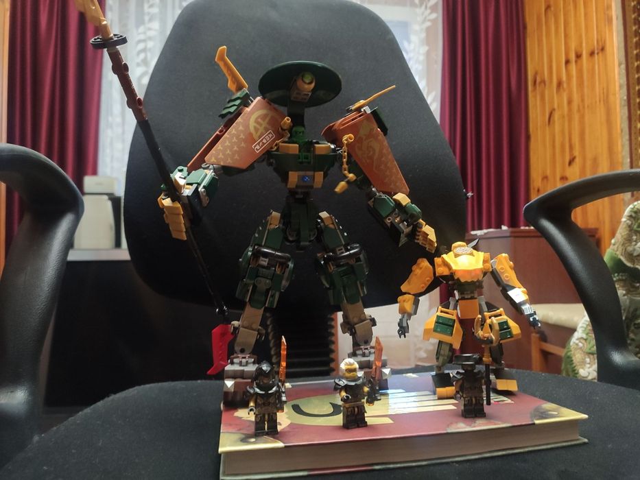 LEGO 71794 Ninjago Командні роботи ніндзя Ллойда й Арін