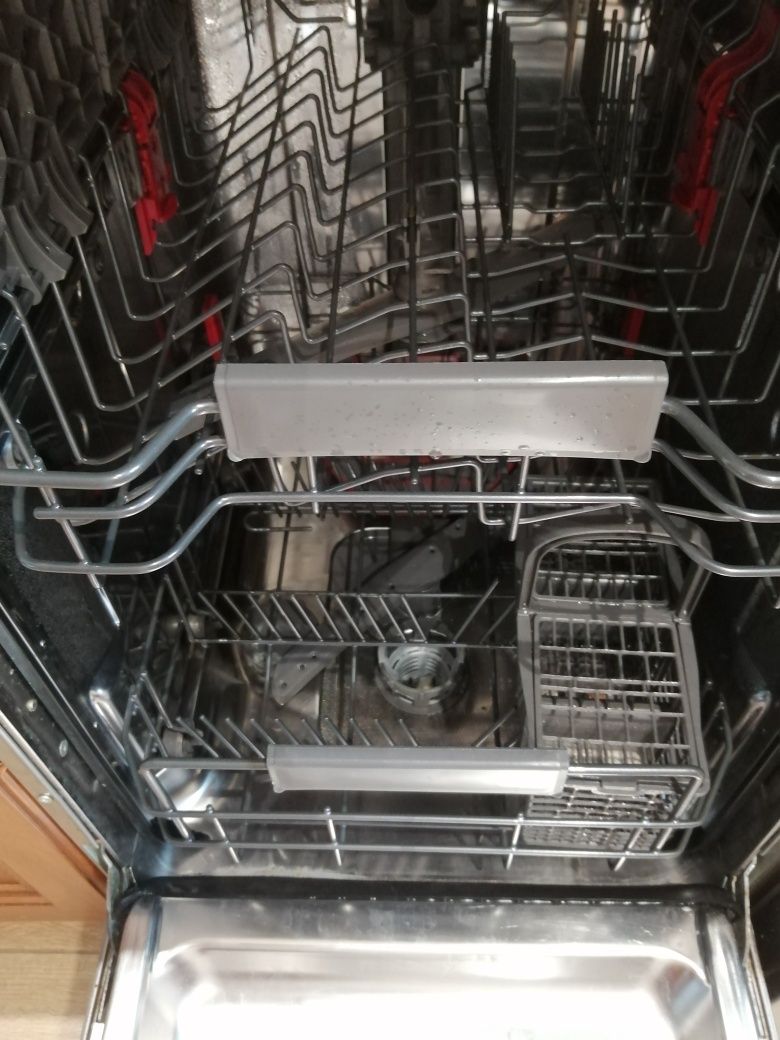 Zmywarka Whirlpool mało używana na gwarancji