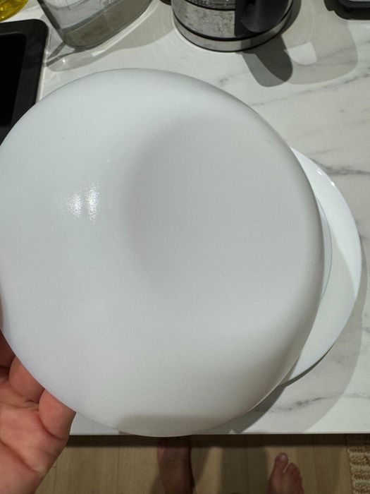 Conjunto de 4 Pratos Grandes e 4 Tigelas Brancas – Grátis