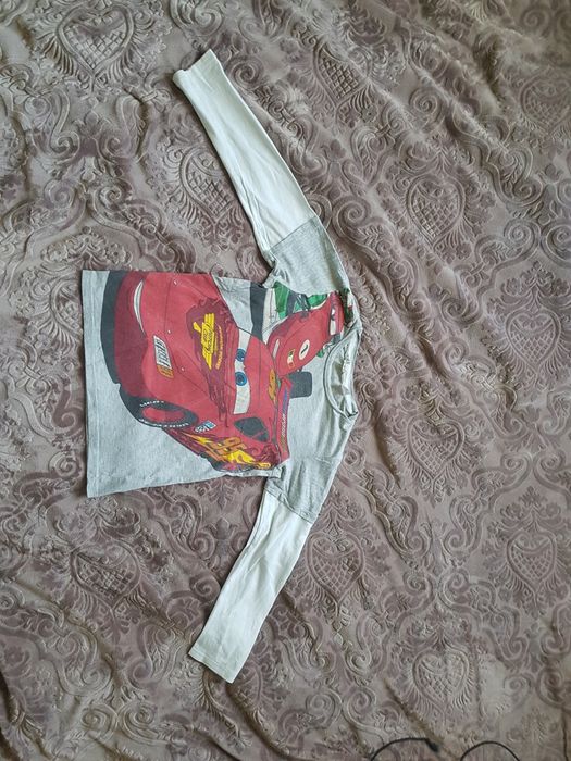 Szara bluzka z autem z Zygzak Mcquuen z Auta,Cars 122-128