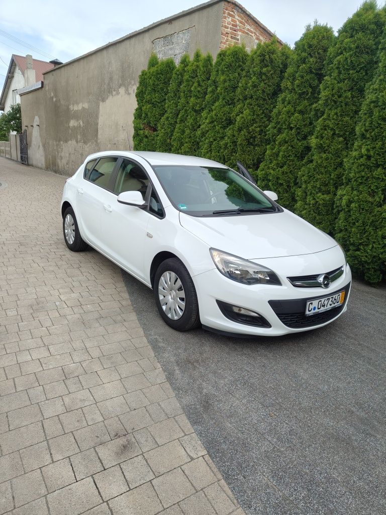Opel Astra J 1.4 turbo 2015 r.