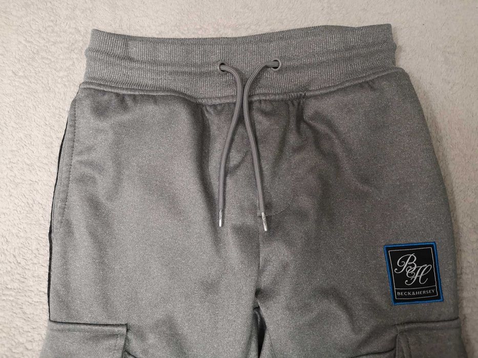Szare spodnie dresowe sportowe dresy joggery bojówki Beck&Hersey 36