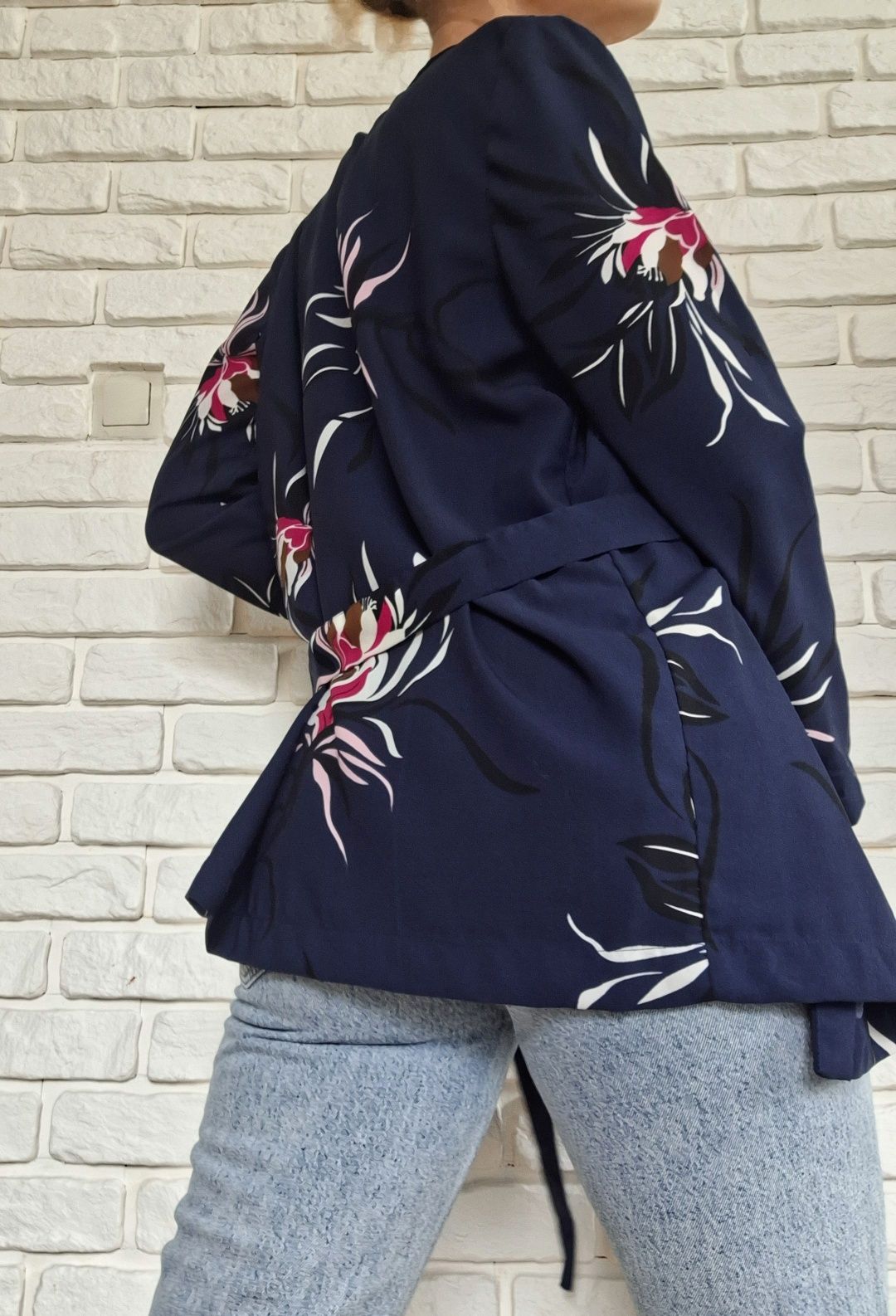 Vero Moda Nowe Kimono z paskiem Flower Bluzka Kopertowa Hit