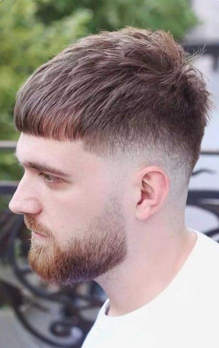 Модель на стрижку та бороду