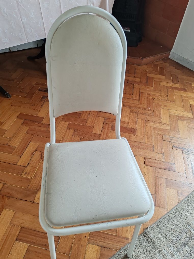 Mesa de jantar com 4 cadeiras