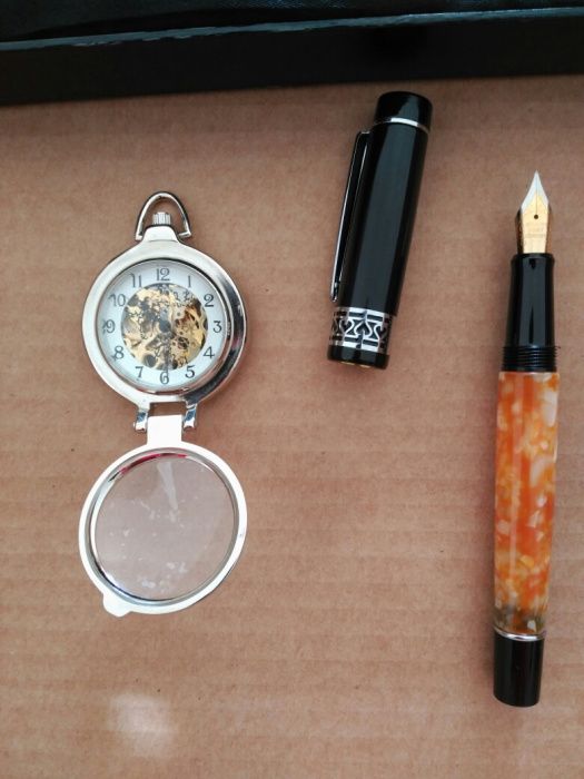Conjunto relógio de bolso (corda) & caneta de aparo com tinta