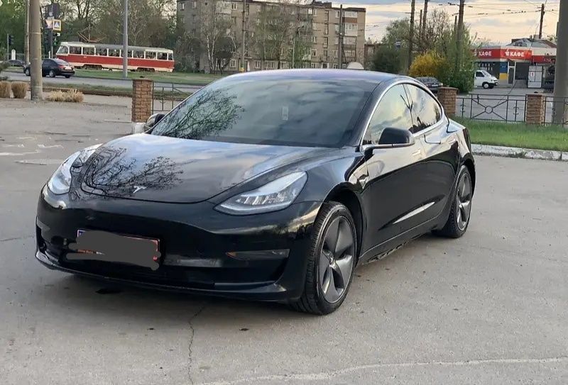 Авто Tesla в оренду