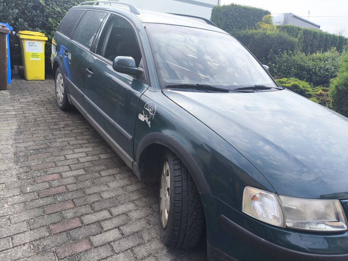 Audi a4b5 1996 passat b5 1.9tdi kombi części w całości
