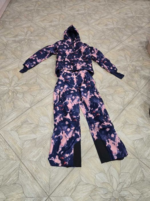 Костюм лыжный  раз. 146-152.