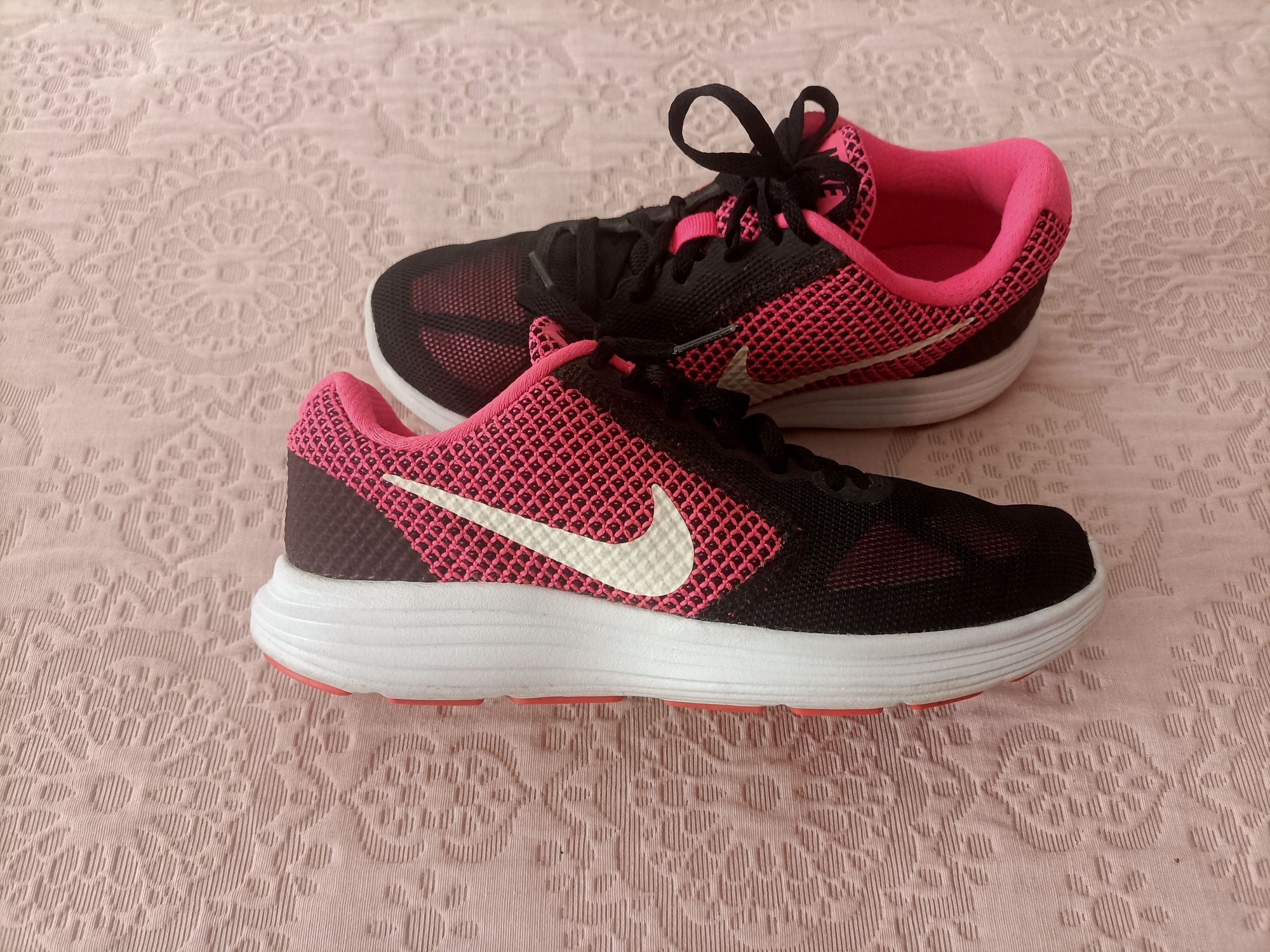 Sapatilhas Nike n 39 rigorosamente novas