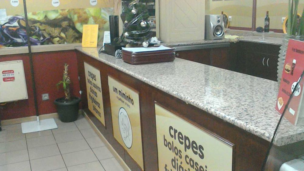 Arrenda-se  loja equipada para restauração