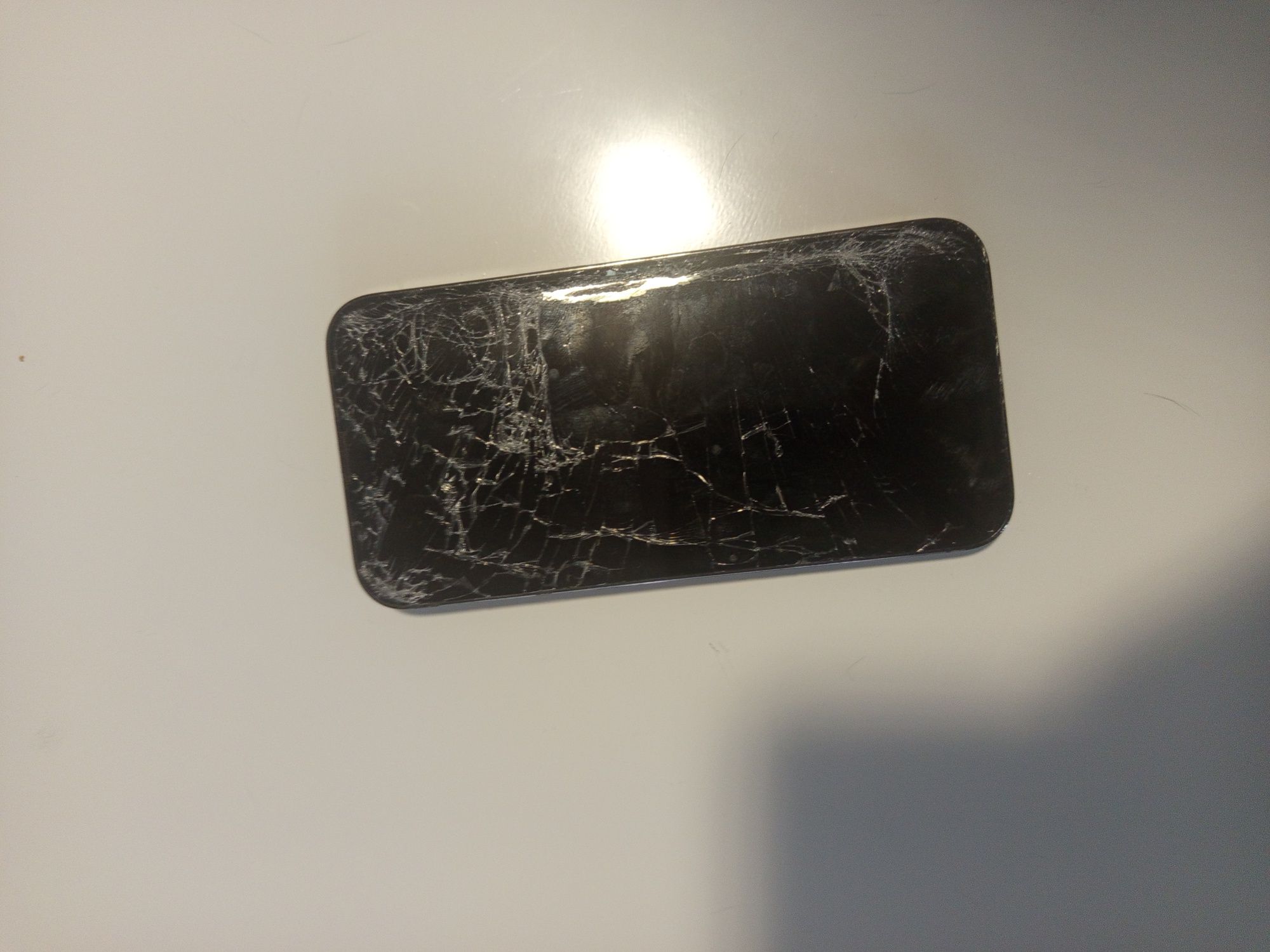iPhone 13 pro uszkodzony