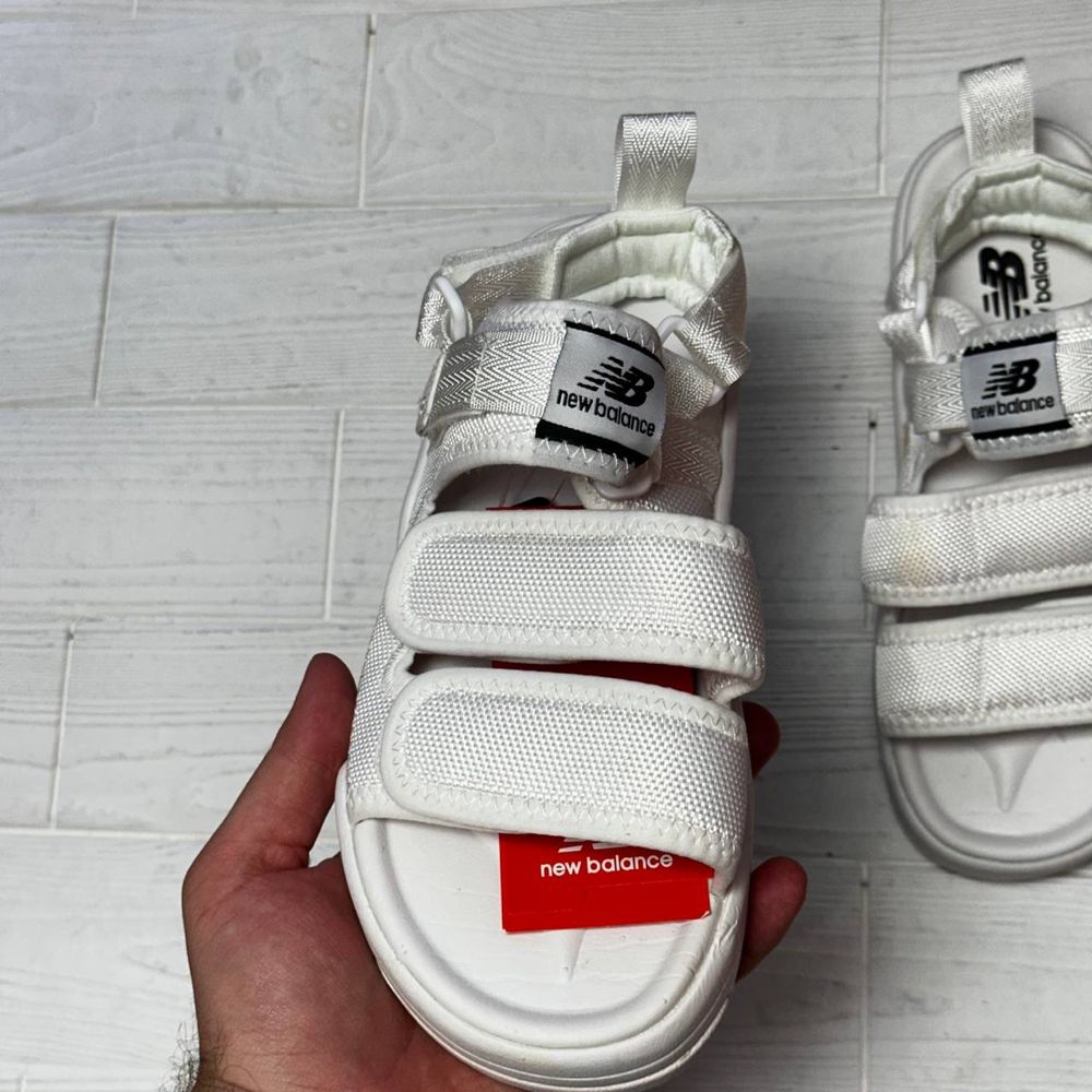 Жіночі сандалі new balance