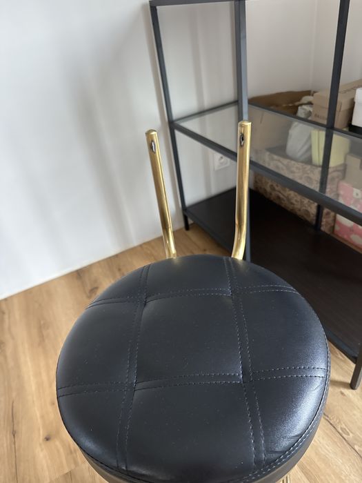 Krzesła kosmetyczne