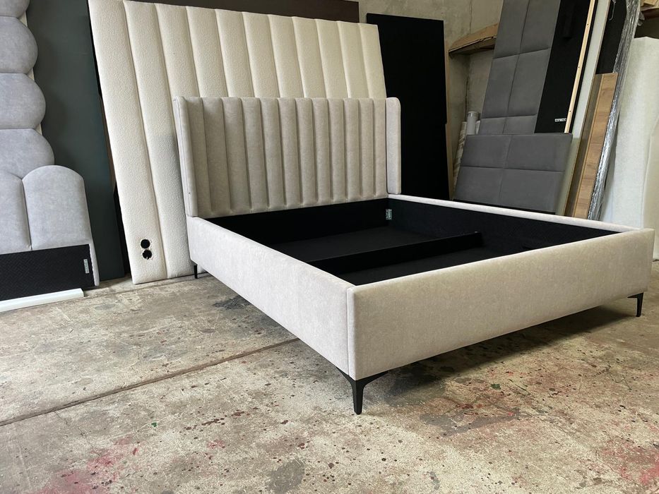 Łóżko tapicerowane na wymiar od producenta tedi boucle baranek