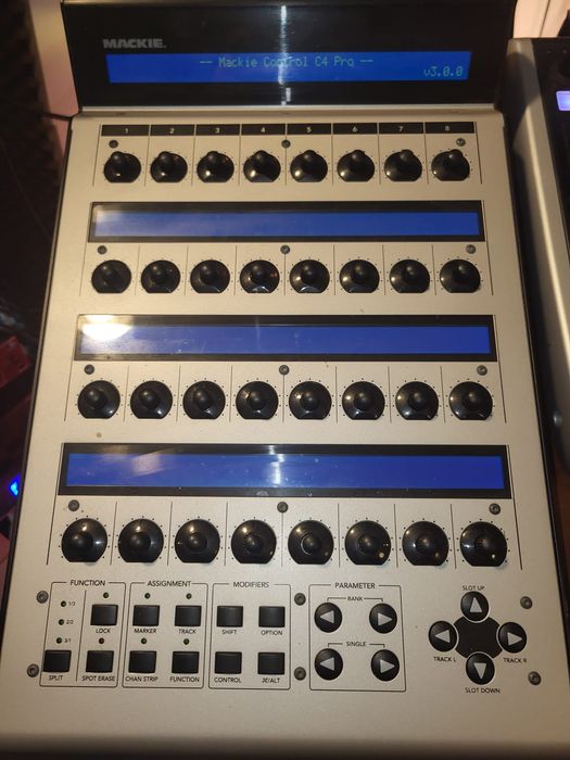 Mesa de estúdio mackie e tascam