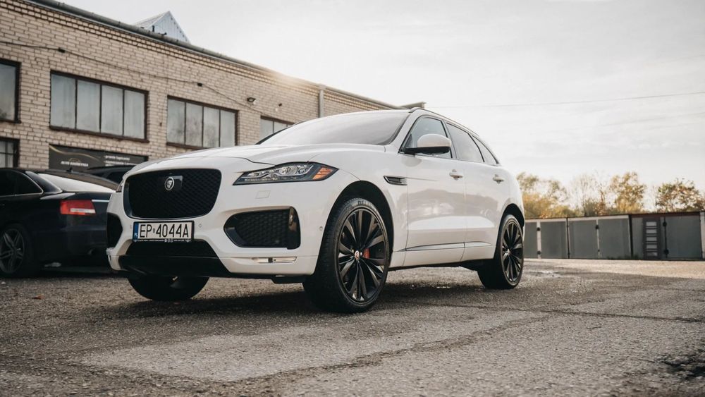 Jaguar F-Pace S Kompresor 380KM niski przebieg LED grzana szyba
