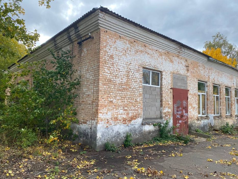 Продам нежитлову будівлю під бізнес у м. Новоукраїнка, 543 м² + підвал