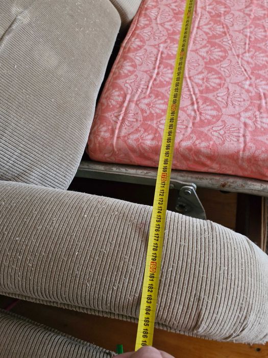 Продам диван та два крісла