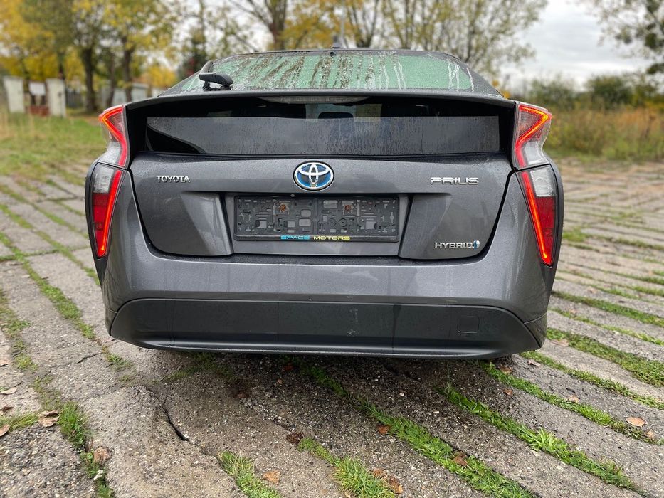 Toyota Prius hybrid * 2017 rok * LED * import *