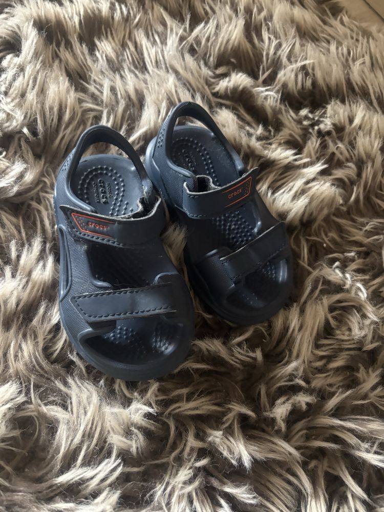Sandaly crocs c6