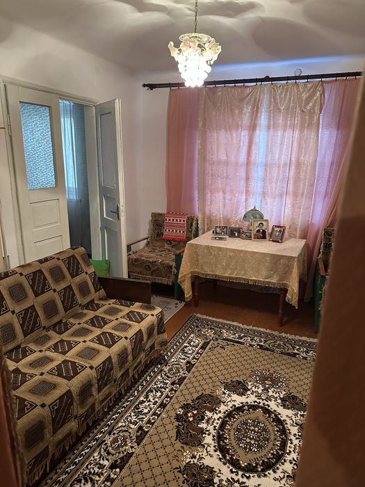 Продам житловий будинок з земельною ділянкою