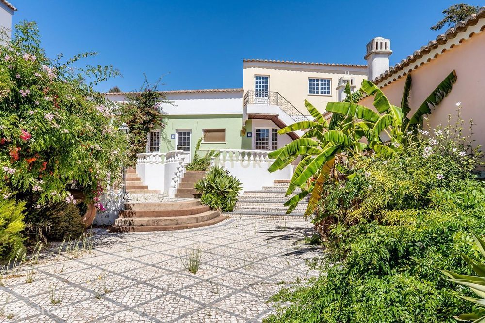 Quinta com 38960 m2 em Odiáxere