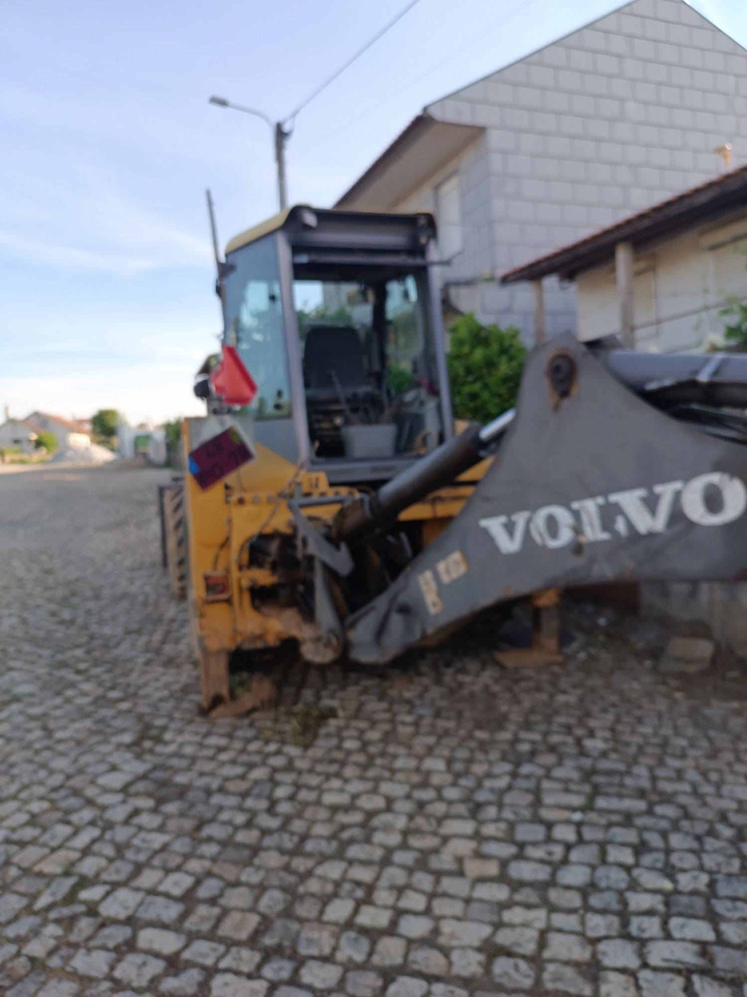 Retroescavadeira Volvo BL71