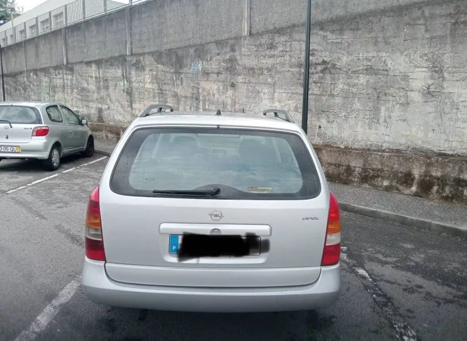 Carrinha Opel Caravan 99 gasolina