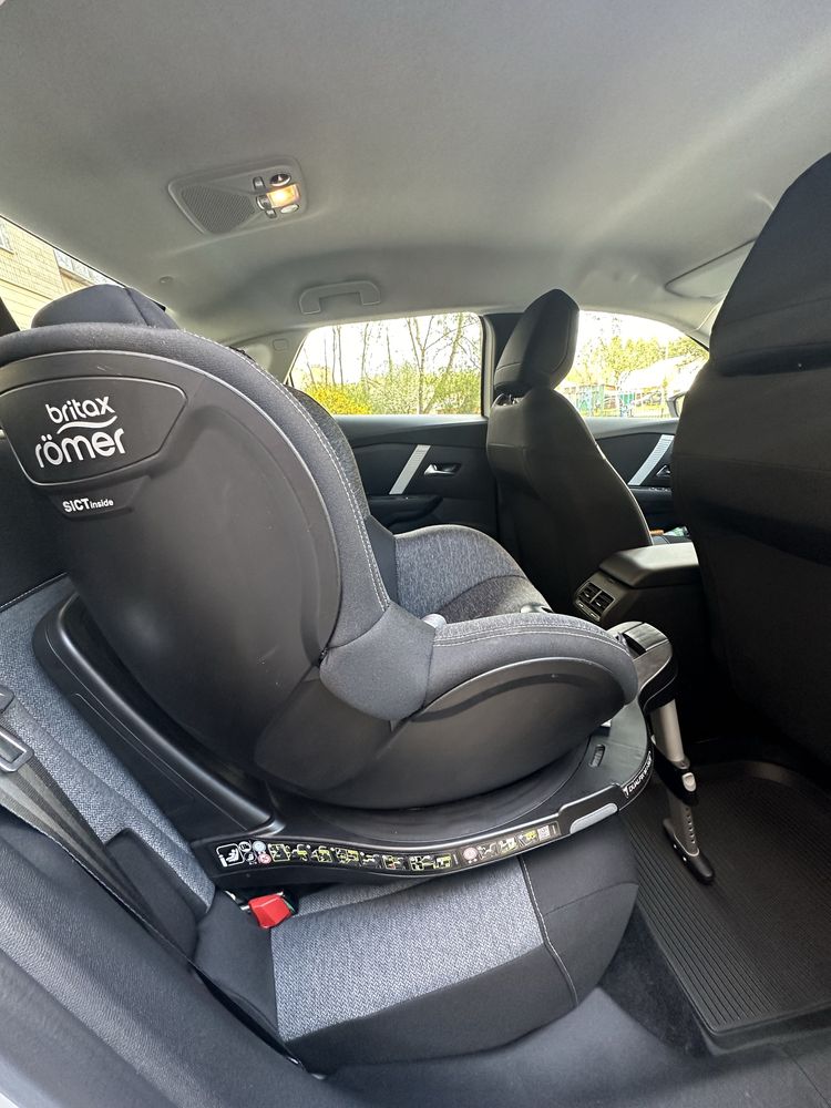 Автокрісло britax romer dual fix m i size