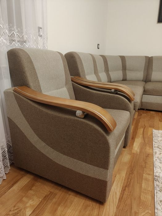 Narożnik z funkcją spania z pojemnikiem plus dwa fotele