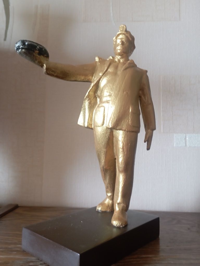 Статуэтка шахтера