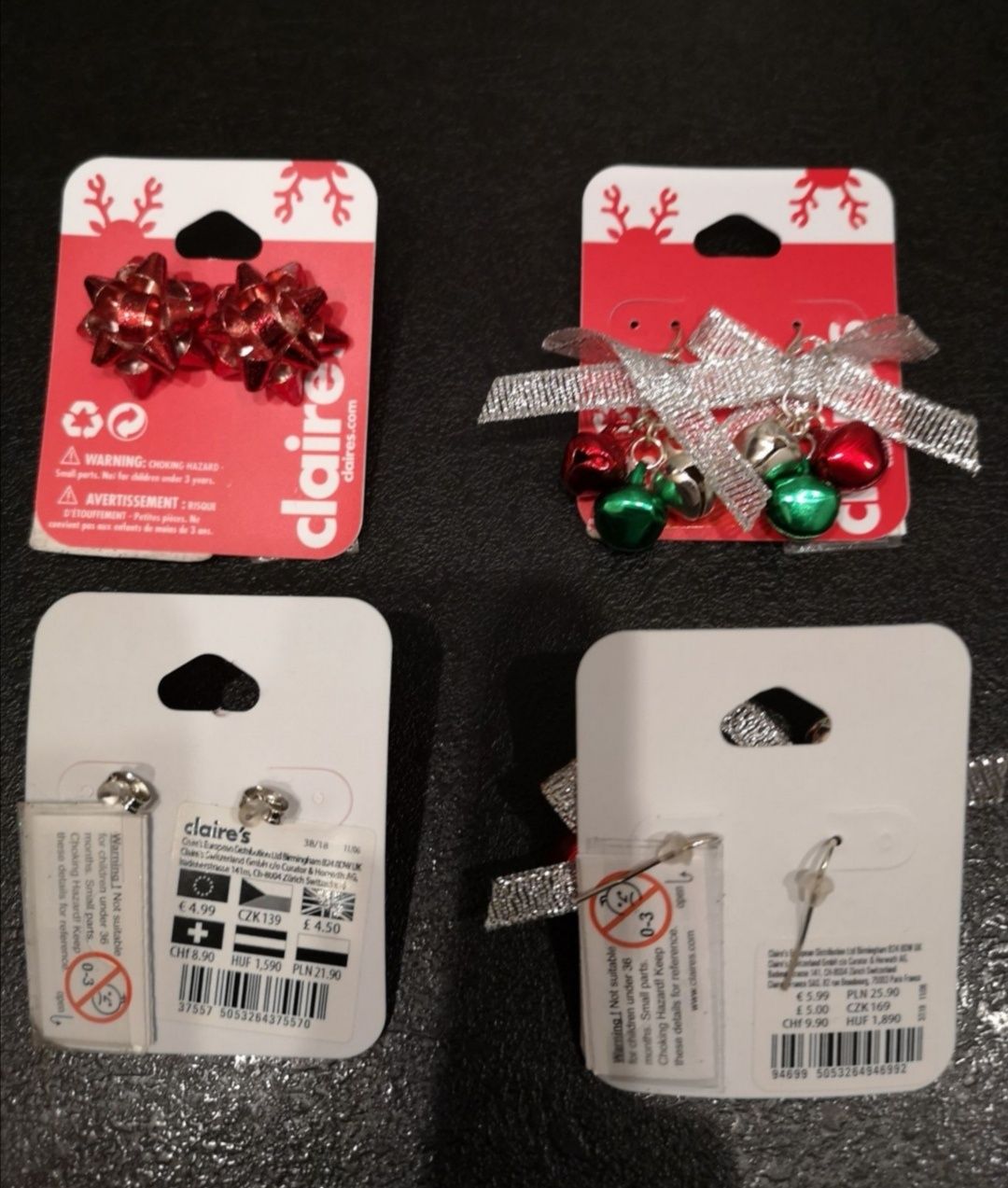 Świąteczne kolczyki firmy Claire's