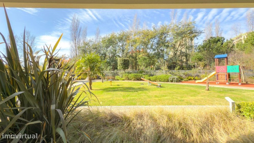Luxuoso Apartamento T3 em Oeiras com Jardim e Garagem