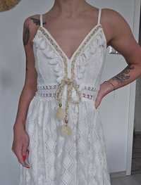 Biała boho sukienka