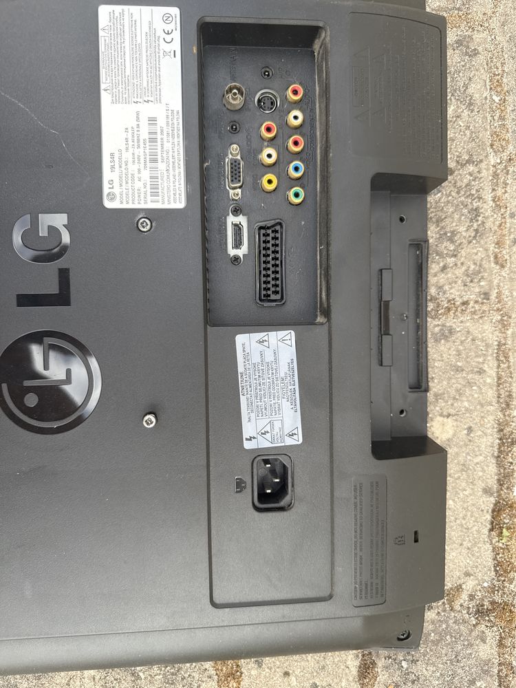 Televisor LG 19LS4R