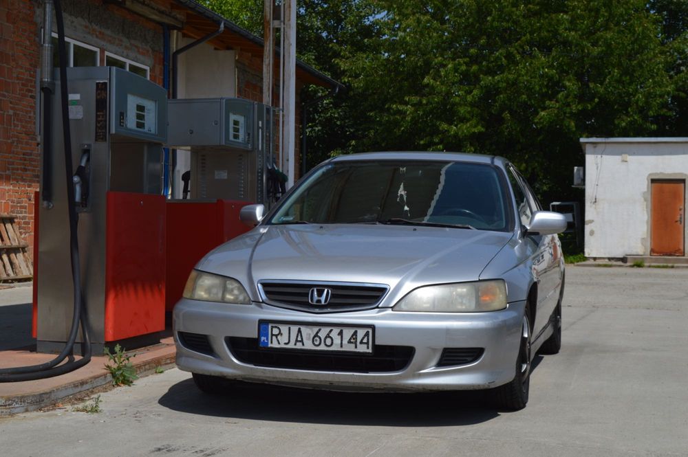 Honda Accord VI 1.8 - benzyna + gaz - 2001