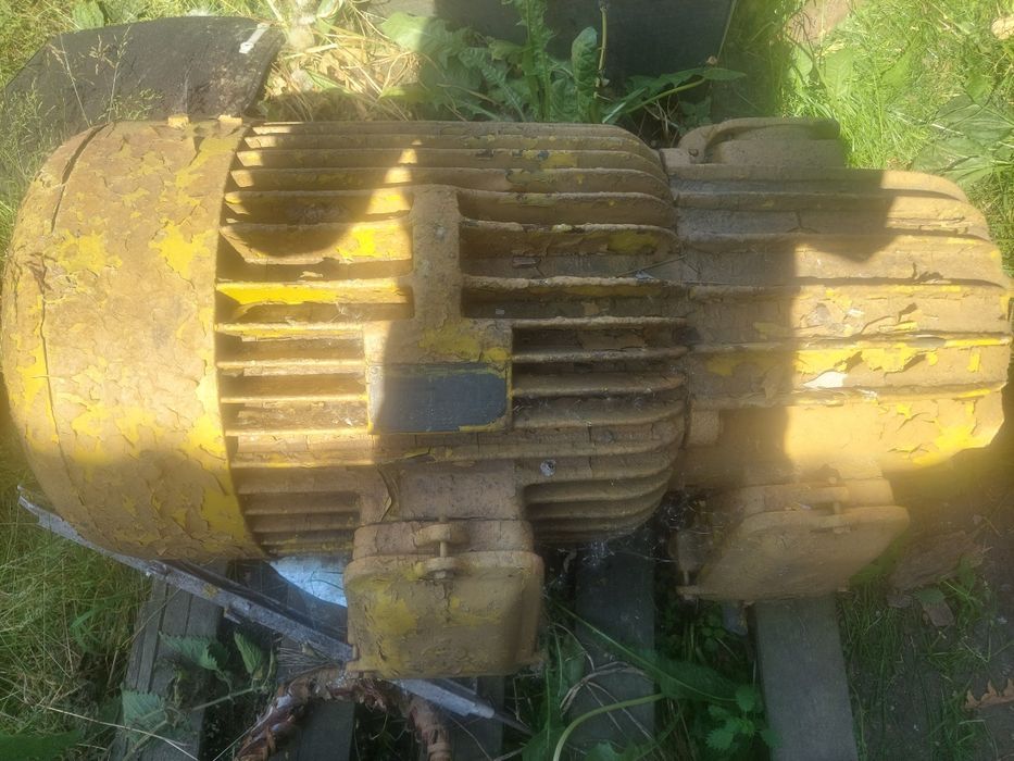 Sprawne Silniki elektryczne, wyciągarka   5,5 kW 17 kW Cena 3 zł za kg